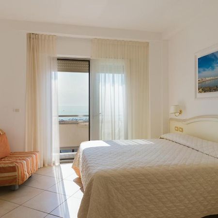 Hotel Acapulco มิลาโน แมริตทิมา ภายนอก รูปภาพ
