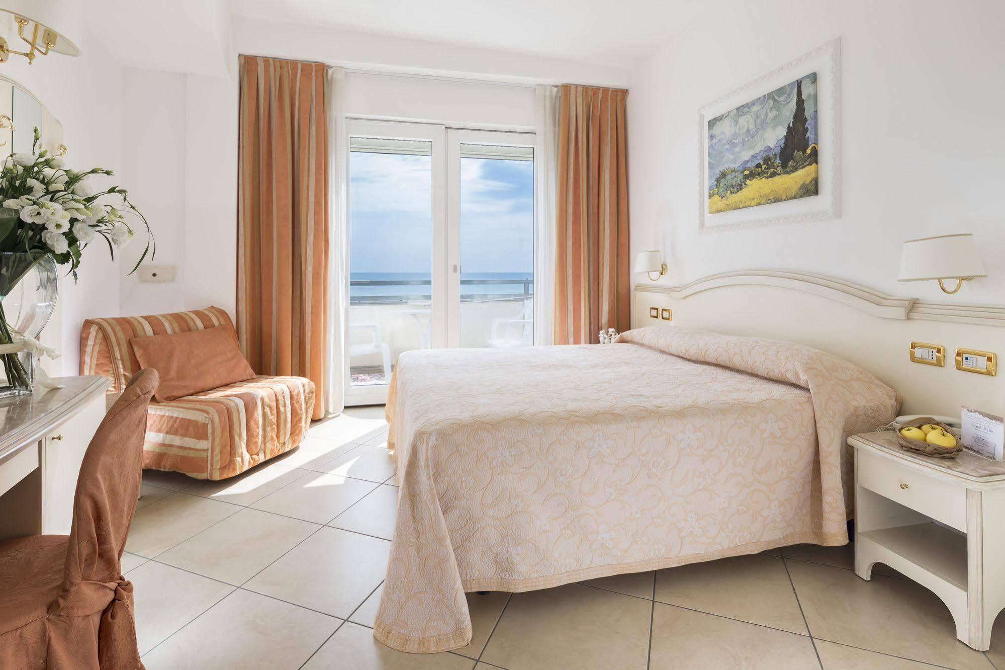 Hotel Acapulco มิลาโน แมริตทิมา ภายนอก รูปภาพ